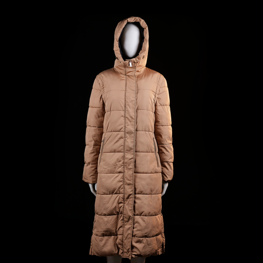 Rino & Pelle - Padded coat - Camel - Size 38 - Long quilted coat with horizontal padding, full front zip closure, and an attached hood. Includes zippered side pockets and side hem zippers.